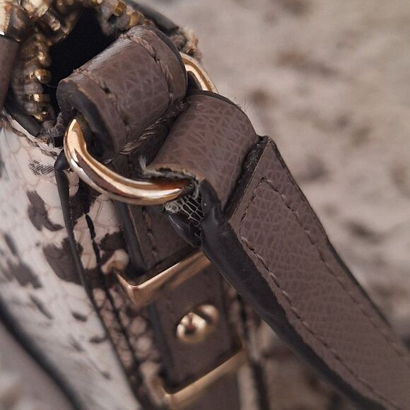 GUESS WOMENS PURSE - Picture 4 of 10